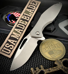 Koenig Mini Arius with M390 Burnished Blade with Polished Flats Smooth Ti and Satin Ti Hardware MA111111111