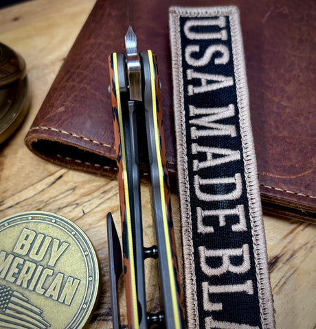 A2D Delta Liner Lock Stonewashed Satin Magnacut Harpoon Rising Grind Blade with Tortoise Bakelite, Blackwash and yellow Liners on bearings