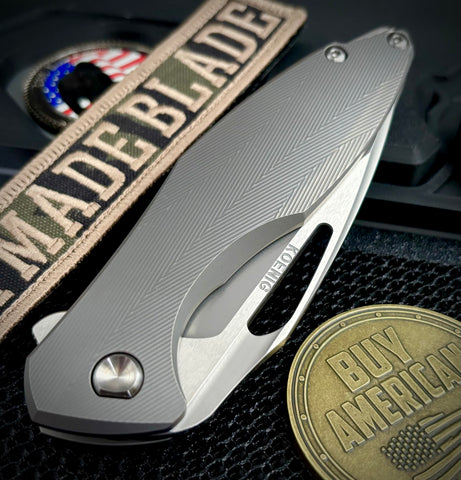 Koenig Arius Patterned Ti Stonewashed M390 Blade with Polished Flats and Ti Hardware AR111211111