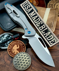 Koenig Arius Flipper Corda Ti Burnished Blade with Polished Flats Blue Ti Hardware M390 AR11511221 - USA MB