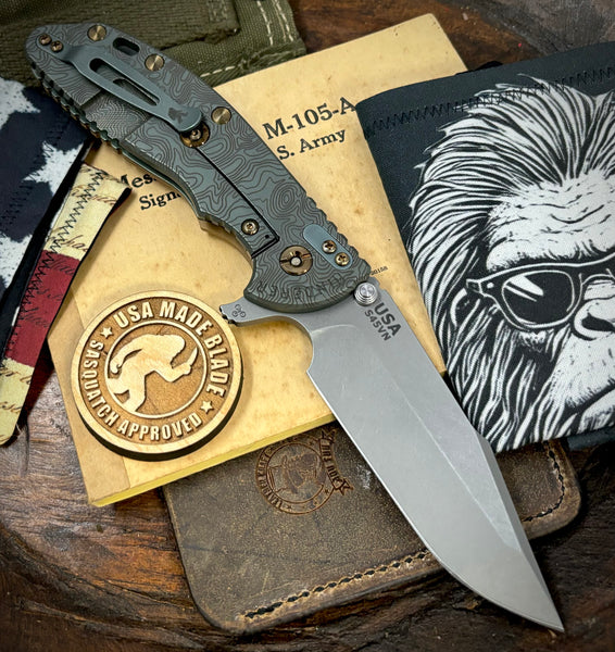 Topo Ammo Can Green Hinderer XM-24 Harpoon Spanto Coyote G10 Anodized Working Finish Ti and S45VN Working Finish Blade with Sasquatch Clip