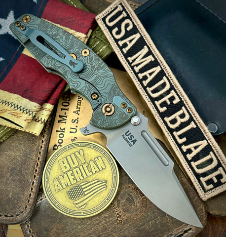 Topo Ammo Can Green Hinderer Jurassic Clip Point Coyote G10 Customized Working Finish Ti Magnacut Working Finish Blade Bronzed Out Hardware with Sasquatch Clip - USA MB