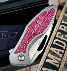 Koenig Mini Arius with M390 Cherry Twill Inlay Brightwash Blade with Polished Flats and Silver Ti Hardware