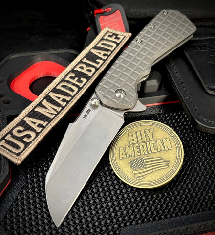 A2D Delta Shipwrecked Grey Wash Frag Titanium Sheepsfoot Stonewashed Satin Magnacut Blade on Bearings