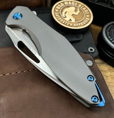 Koenig Arius Flipper C-Pattern Ti Stonewashed Blade with Polished Flats M390 Blue HW AR12511221