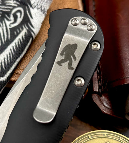 Squatchfinder Defiant-7 Talos Button Lock with Magnacut Blade and customized Black Hardcoat Anodized Aluminum Handles