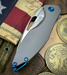 Koenig Arius Flipper Corda Ti Burnished Blade with Polished Flats Blue Ti Hardware M390 AR11511221 - USA MB