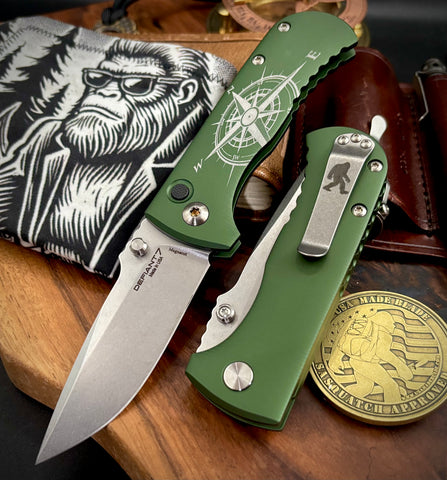 Squatchfinder Defiant-7 Talos Button Lock with Magnacut Blade and customized Green Hardcoat Anodized Aluminum Handles