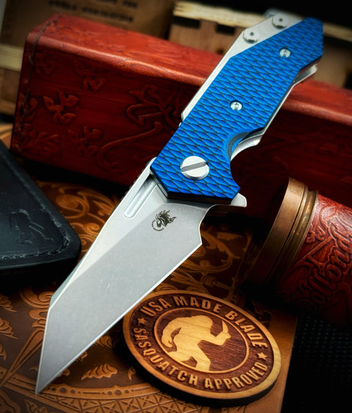 Wharnie Hinderer Half Track Gen 2 Blue/Black G10 Stonewashed Ti Magnacut