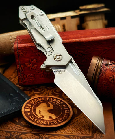 Wharnie Hinderer Half Track Gen 2 Blue/Black G10 Stonewashed Ti Magnacut