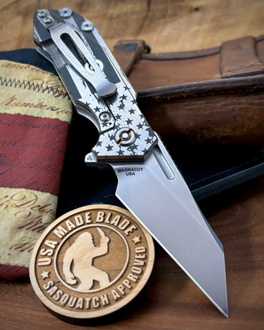 Battle Stars & Stripes Wharnie Hinderer Half Track Gen 2 Black G10 Stonewashed Ti with Stonewashed Magnacut Blade