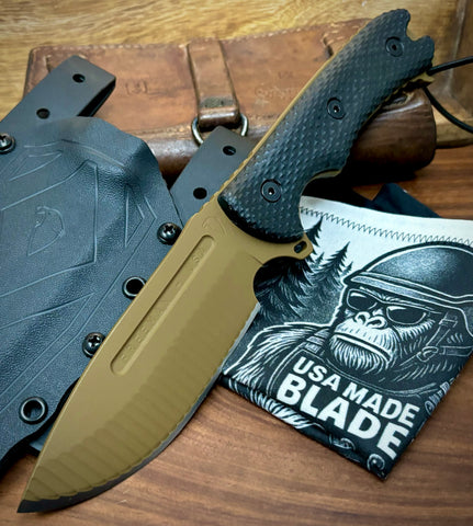 Freeman 5" 451 Fixed Blade with Magnacut Steel FDE Blade with Black G10